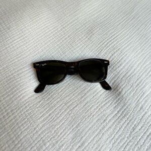 Ray-Ban Original Wayfarer Sunglasses in Brown Tortoiseshell